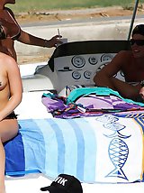 12 pictures - Hot and big bottom in tight bikini