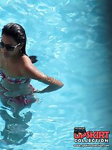 12 pictures - Tiny bikini girls got on hunter cam