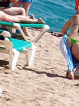 12 pictures - Hunter catches bikini in pussy
