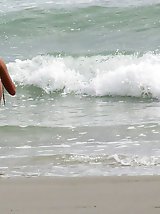 12 pictures - Amateur ass wrapped by sexy bikini