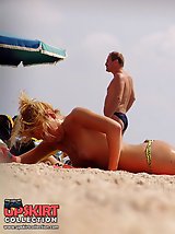 12 pictures - Big butt view in super hot bikinis