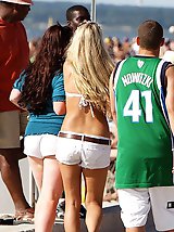 12 pictures - Voyeur hunter caught many bikinis