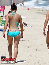 12 pictures - Fat bikini fems waving the booty