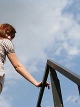12 pictures - Brazen public upskirt