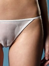 12 pictures - Cameltoe upskirt gallery