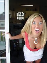 19 pictures - Chicks dance and get their upblouse view caught