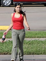 24 pictures - Cameltoe upskirt gallery