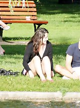 12 pictures - Hot model caught by upskirt spy cam